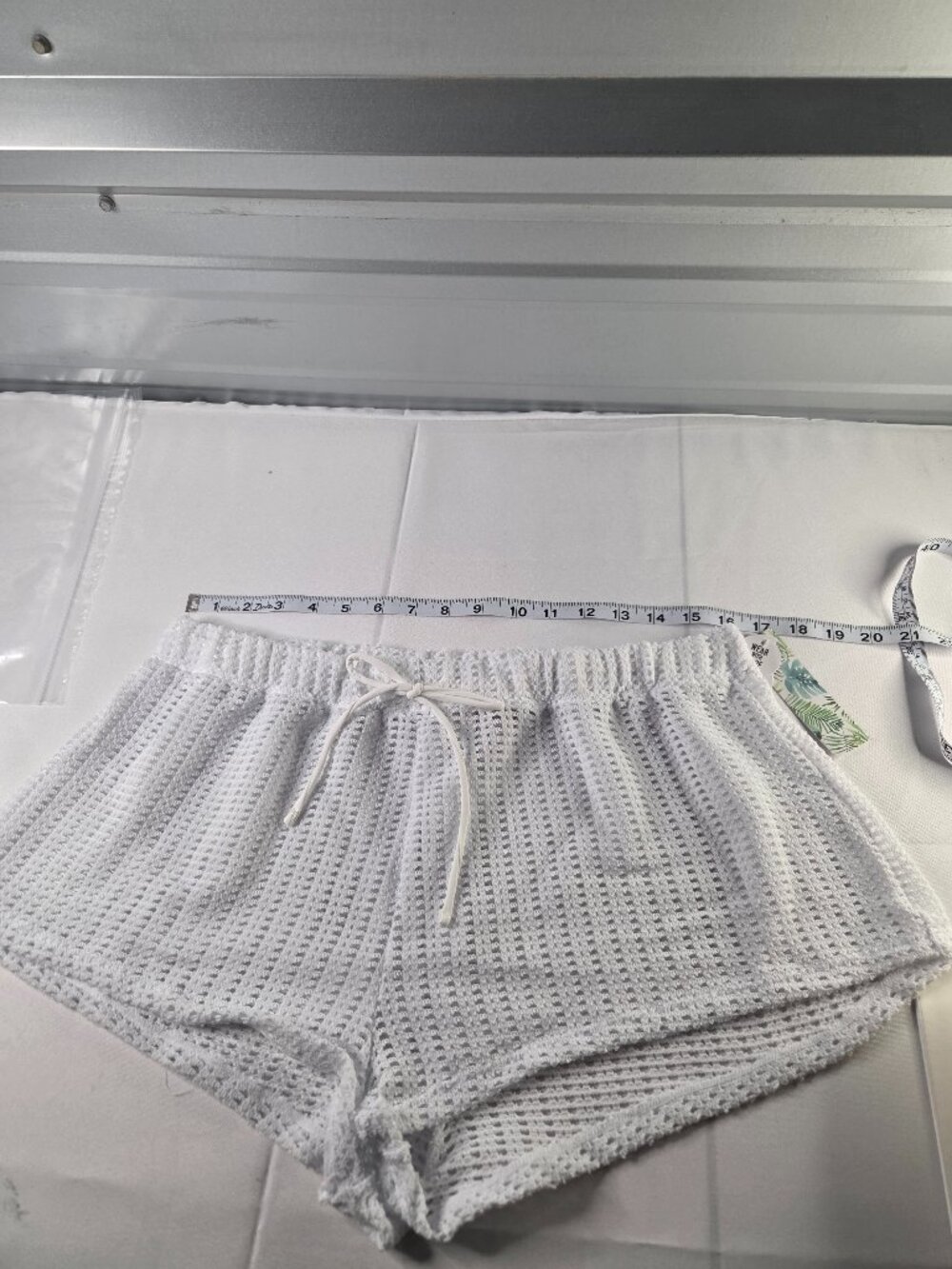 Celebrity Pink Swim White Crochet Cover Up Shorts Women’s Large 12-14 NWT Boho B